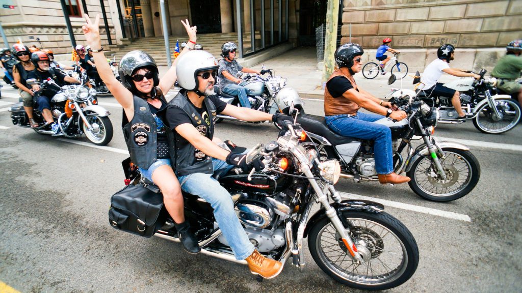 Desfile de Harley Davidson con una Bagger