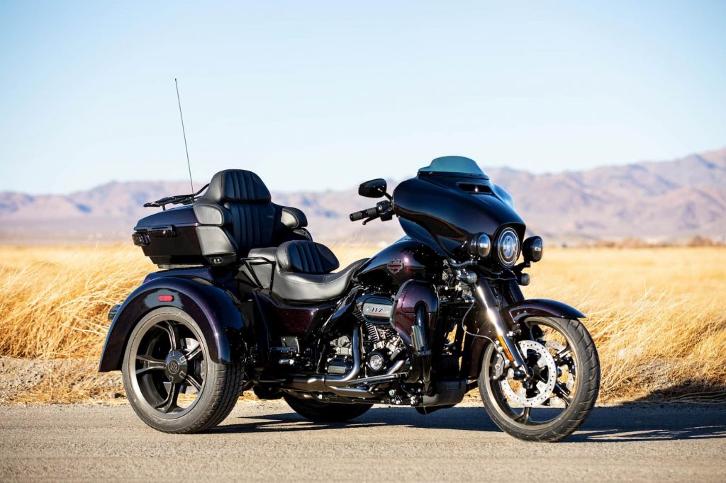 CVO Tri Glide Harley Davidson moteros custom club